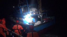 中國漁船越界　金門海巡強勢查扣（1）