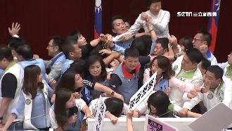 「沒市長沒預算！」高雄議會爆全武行