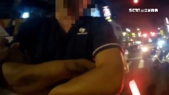 醉漢亂入嗆「開槍啊」　狂飆髒話辱警