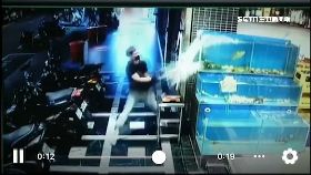 鐵鎚砸水.箱2400