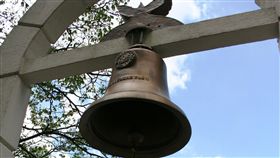 巴西聖保羅市,銅製小鐘,二戰男孩,渴望,和平(圖/中央社)