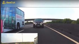 國道內線被閃大燈！他怒嗆「很趕唷」　網勸讓：上面載大體（圖／翻攝自臉書爆怨公社）