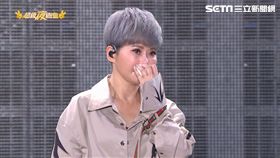 詹雅雯淚流不止