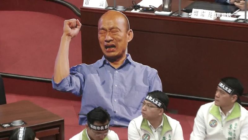 不滿預算強行付委　議員審查離席抗議