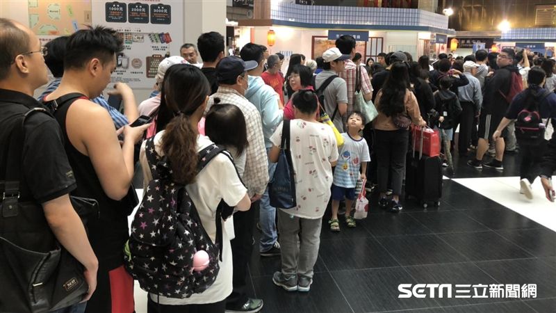 鐵路便當節人潮擠爆　絕版冰淇淋免費