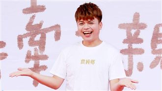 韓國瑜約拍片先民調！蔡阿嘎公布結果