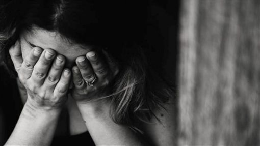 20歲女曝媽恐怖管教　網：在坐牢？