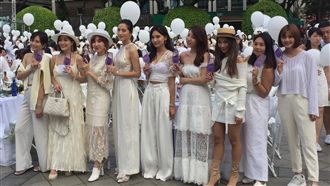 正妹雲集！全球最大白色野餐千人驚艷