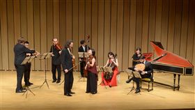 慶典水上音樂衛武營登場　再現巴洛克時期風華音樂會「慶典．水上音樂」由巴洛克古樂音樂家安東．史戴克（Anton Steck）（前中左）指揮，與原聲巴洛克樂團及台、歐、日古樂音樂家，9日將一同在高雄衛武營音樂廳演繹。（衛武營國家藝術文化中心提供）中央社記者鄭景雯傳真　108年11月2日