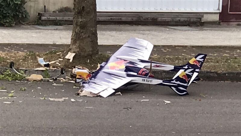 滑翔機才砸死人　苗栗又傳模型機撞樹