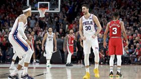 ▲76人柯克馬茲（Furkan Korkmaz）投進逆轉比數的三分球。（圖／美聯社／達志影像）