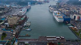 5郵輪同時靠泊基隆港　估年底旅客突破95萬人5艘郵輪3日上午同時靠泊基隆港，台灣港務公司預估年底將突破95萬人造訪基隆港，全年產值超過新台幣54億元。（基隆市政府提供）中央社記者王朝鈺傳真　108年11月3日