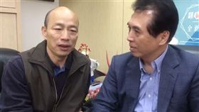 ▲韓國瑜昔日和陳學聖直播，坦言自己過去「天天浸淫在美酒、麻將，忘了選民對我的託付，熬夜打麻將，看到漂亮小姐每天都多看兩眼」（圖／翻攝陳學聖臉書）