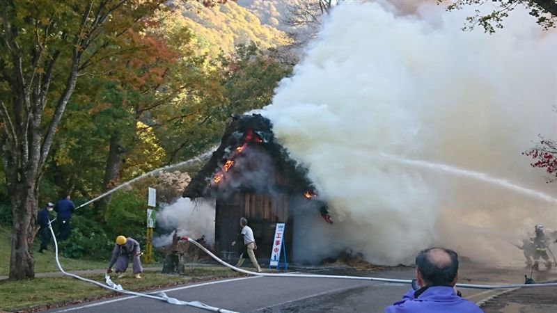 合掌村大火吞噬影片曝光！網：完蛋了