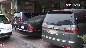 整條路違停出奇招…車牌戴口罩防檢舉