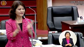 新招！起立鼓掌、K歌還不夠　藍營議員要官員「愛的鼓勵」（圖／翻攝自高雄市議會直播）