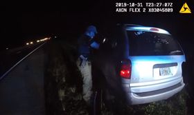 吸毒想提神！媽握方向盤突昏迷　12歲女「打N檔」救全家（圖／翻攝自Volusia Sheriff's Office臉書）