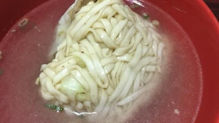 女怨陽春麵「加肉燥要錢」網一看戰翻