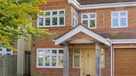 英國,插頭,出售,編劇,Toby Davies,購買,中情局,違禁品,仲介,聚光燈,房屋, 圖／翻攝自Rightmove