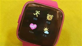 穿戴裝置夯  調查：2020支出年增27%Gartner預估，2020年全球穿戴式裝置終端使用者支出可望達520億美元，年成長27%。中央社記者江明晏攝  108年11月5日