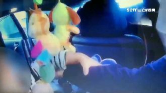 粗心母誤反鎖　1歲兒車內暴哭