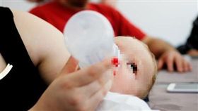 嬰兒,哺乳。(圖/Pixabay)