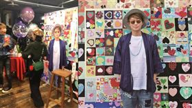 吳建恆座談時野生丁噹無預警亂入。（圖／翻攝自丁噹臉書）