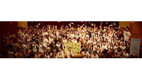 南韓民間團體網路外交使節團「韓國之友」開設中文網站「走進中國課堂的韓國」，正確介紹韓國的歷史和文化，積極扮演弘揚韓國的橋梁角色。

