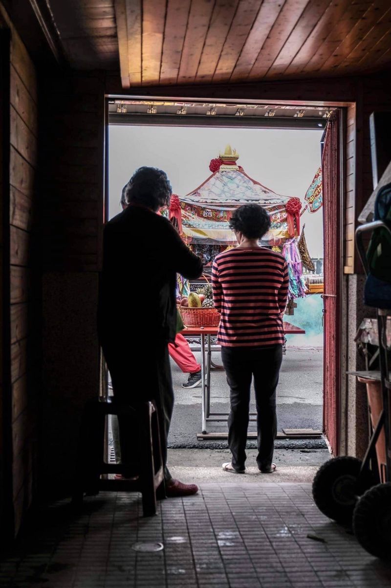 神攝手：在國道放風箏