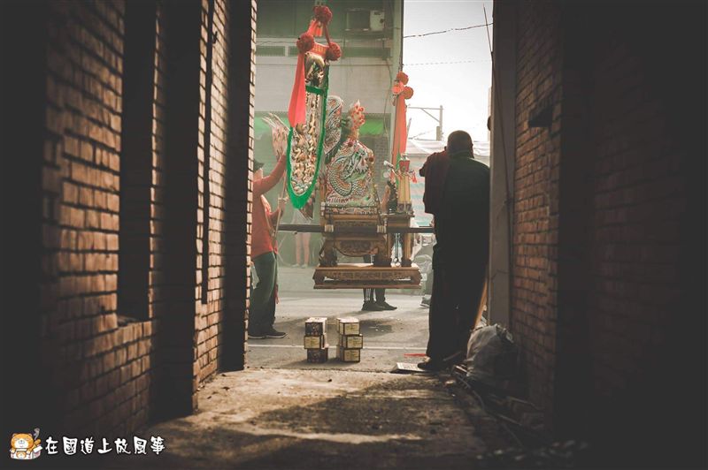 神攝手：在國道放風箏