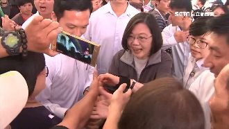 屏東女兒回家！伯戴鼻胃管也要見小英