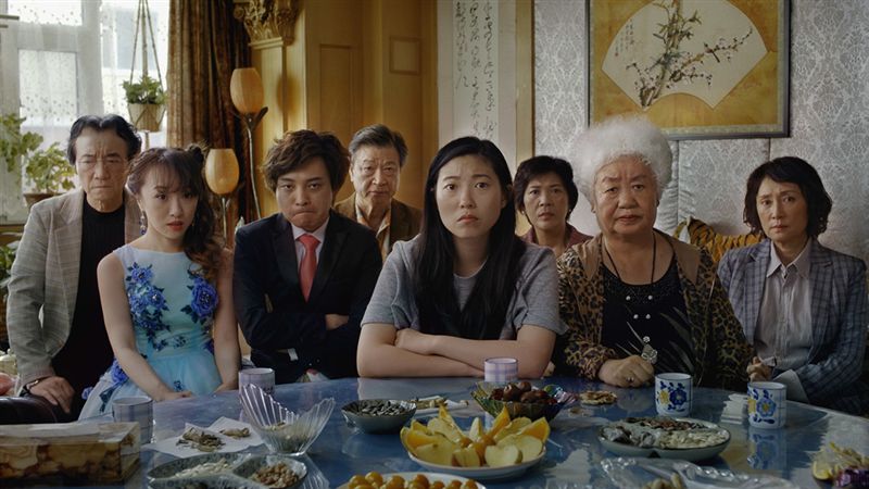 《別告訴她》美國票房打敗《復仇4》