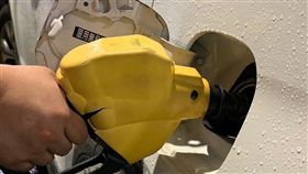 由於市場對美中貿易談判感到樂觀，使原油需求展望改善，國際油價5日上揚超過1%。（中央社檔案照片）