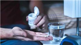 (16:9)安眠藥,花草茶,猥褻,美髮師,日本（圖／翻攝自Shutterstock）