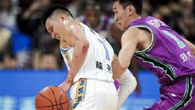 林書豪手臂多處遭對手抓傷。（圖／翻攝自微博）