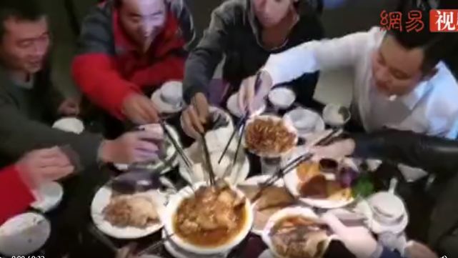 豬瘟致價飆！陸喜宴賓客瘋搶豬腳吃