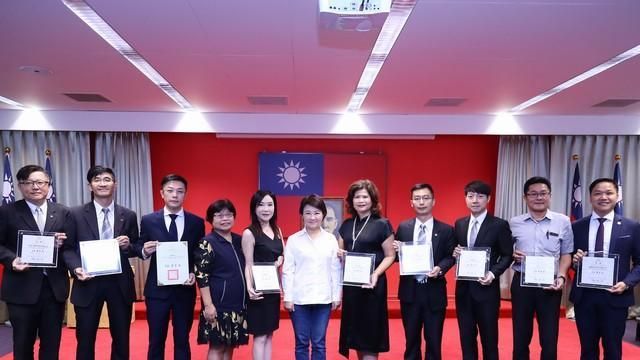 台中市府　表揚不動產優良從業菁英