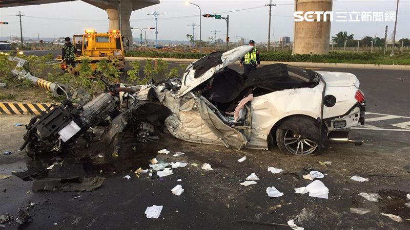 野馬自撞車主摔爛臉　原因曝光：酒駕