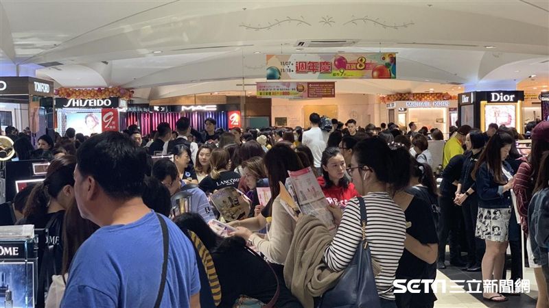 限制景點下一步　醫憂：人潮恐湧百貨