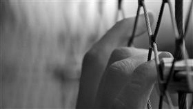 鐵籠。(圖/Pixabay)