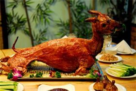 中國禁菜,澆驢肉,活叫驢,烤鴨掌,