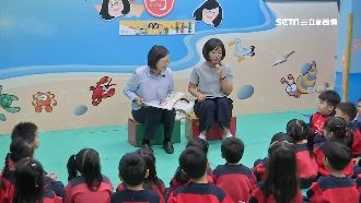 小英化身師雙語教學　酸韓母語自己教