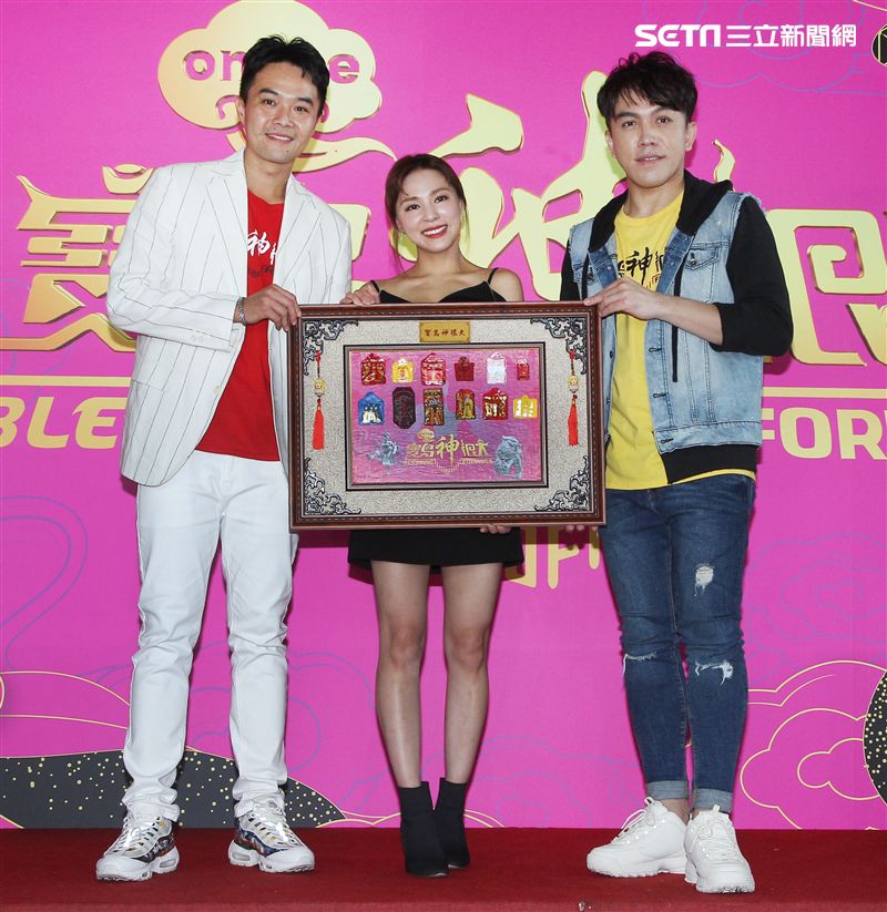 卓毓彤(熊熊)、許志豪、大堡出席「寶島神很大」上線記者會。（記者邱榮吉/攝影）