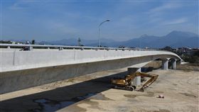 南投縣,愛村橋,復建啟用,居民進出,節省車程(圖/中央社)