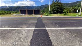 台東縣,台9線,新鋪柏油,挖埋水管,民眾困擾(圖/中央社)