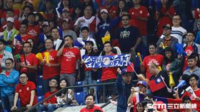 ▲12強台日大戰球迷滿場。（圖／記者林聖凱攝影）