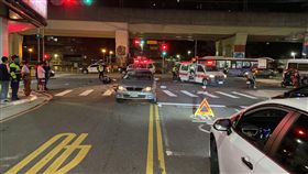 轎車,違規左轉,騎士,汐止