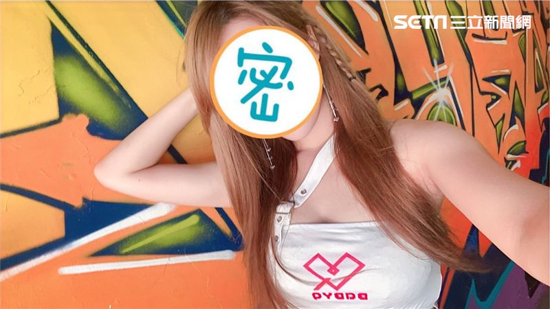 客人全暴動！超正牙助「低胸飄乳香」