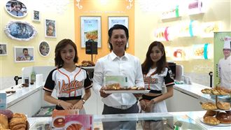 1日店長賣1元商品！旅展來統一樂翻