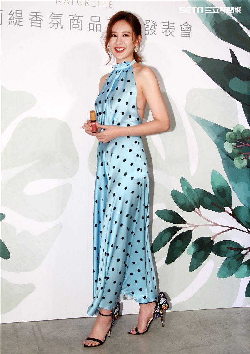 安心亞喜歡男生身上是木質調的香味。（記者邱榮吉/攝影）